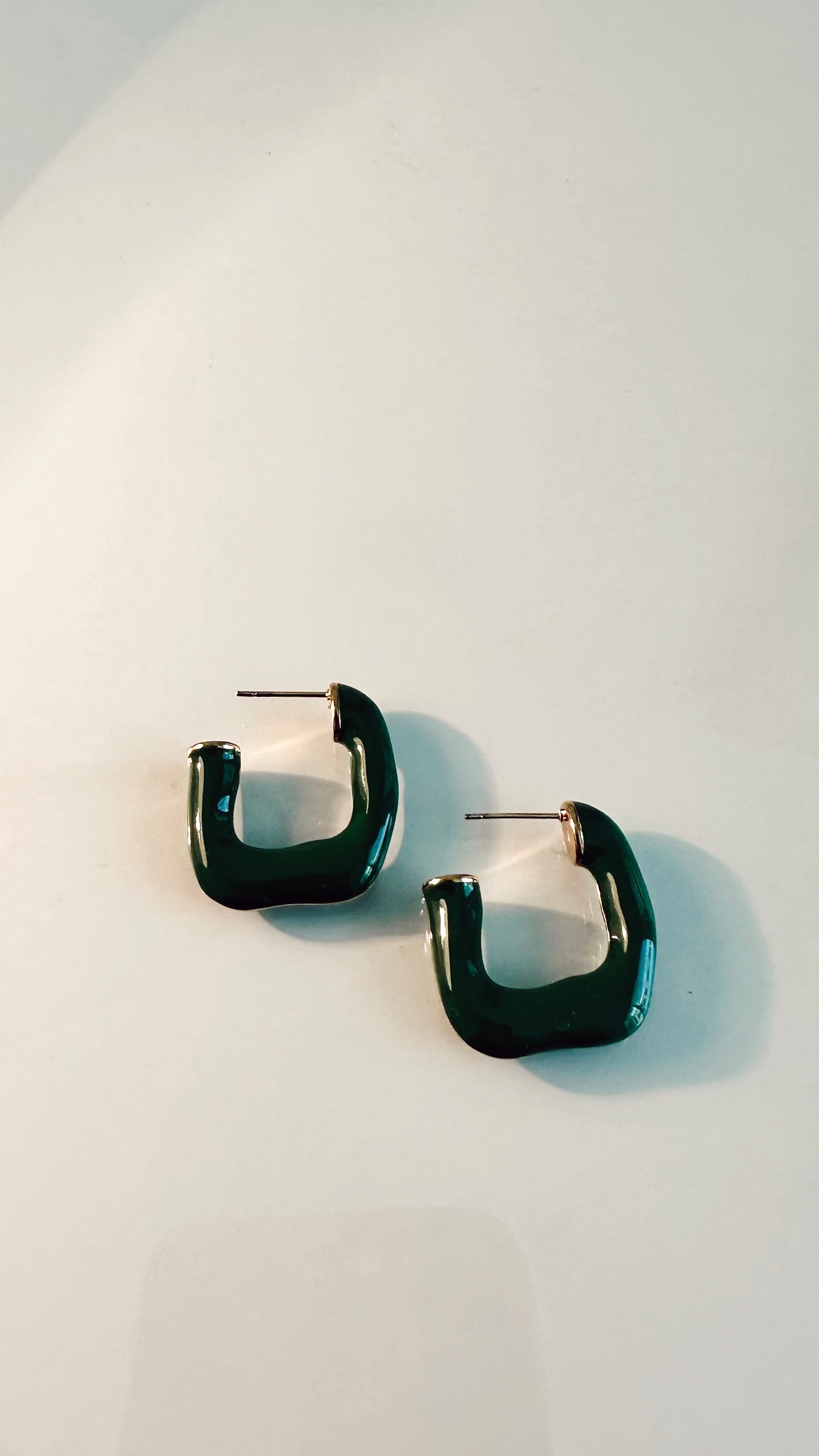 Lynn Hoop image 1